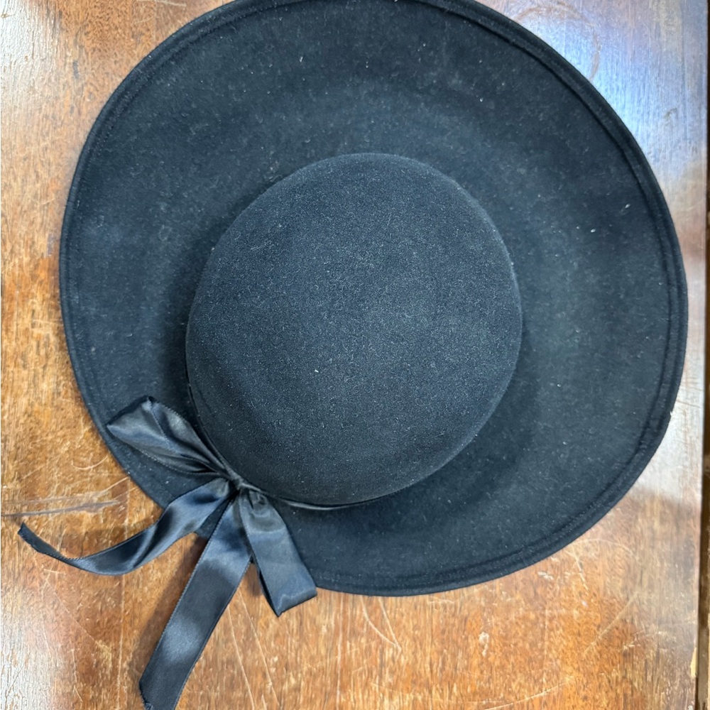 Elegant Black Wide-Brim Hat